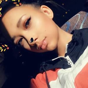 Meet your Posher, Courtney